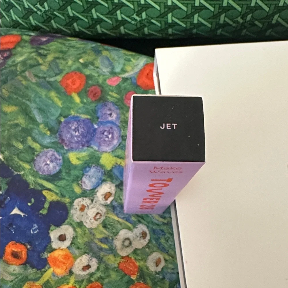 Tower 28 Make Waves Mascara in Jet (mini)